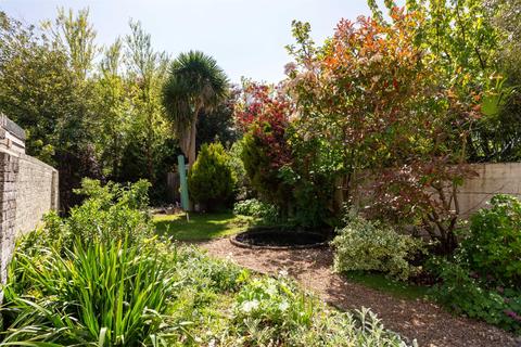 2 bedroom apartment for sale, Wilbury Crescent, Hove BN3