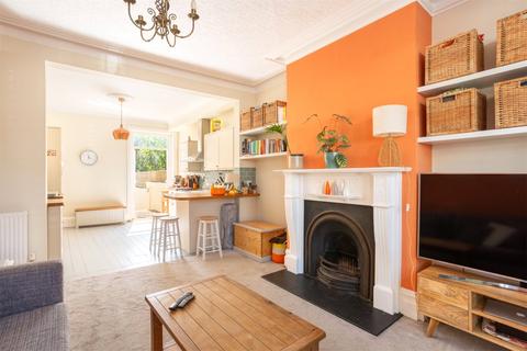 2 bedroom apartment for sale, Wilbury Crescent, Hove BN3
