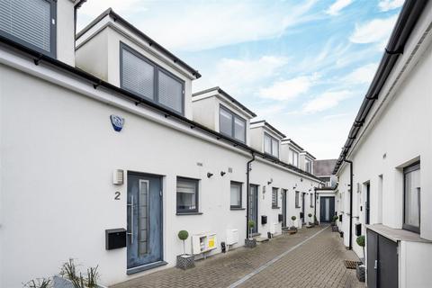 2 bedroom mews to rent, Wavertree Court, The Broadway, Mill Hill, NW7
