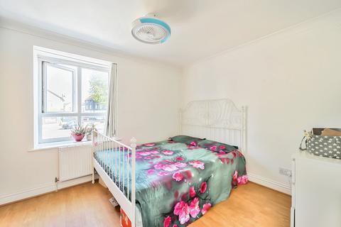 122 Benhill Avenue, Sutton, SM1 4DL