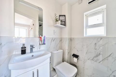 122 Benhill Avenue, Sutton, SM1 4DL