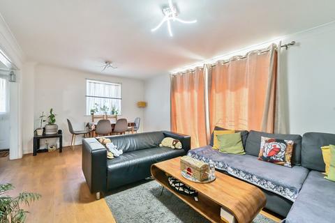 122 Benhill Avenue, Sutton, SM1 4DL