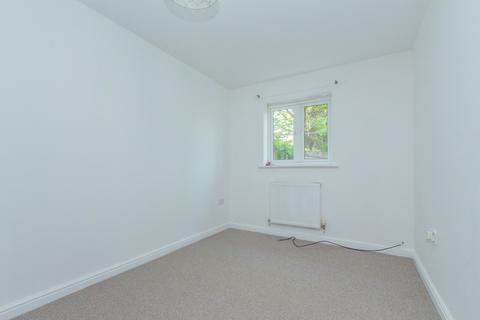 7 Fernmoor Drive, Irthlingborough, Wellingborough, NN9 5TL