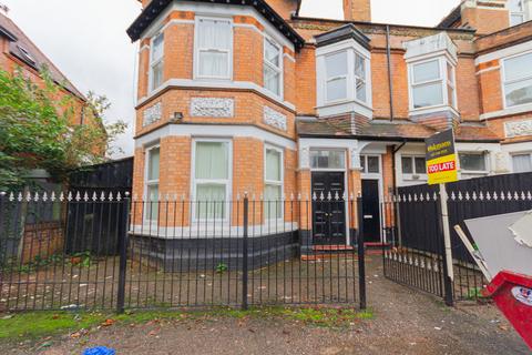 2 bedroom flat to rent, Wake Green Road, Moseley, B13