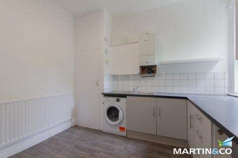 2 bedroom flat to rent, Wake Green Road, Moseley, B13