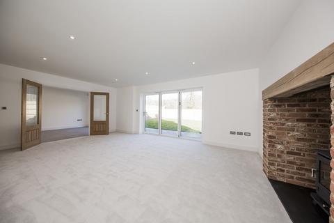 4 bedroom detached house for sale, Walshes Road, Crowborough