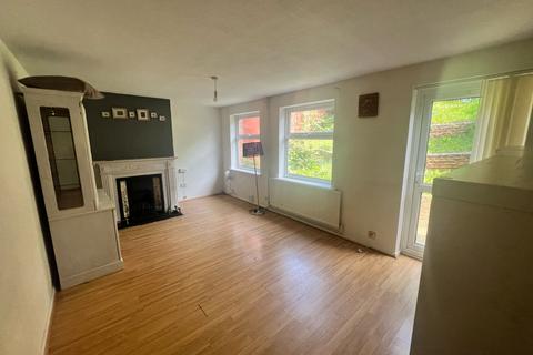 3 bedroom semi-detached house to rent, LUTON, LU2