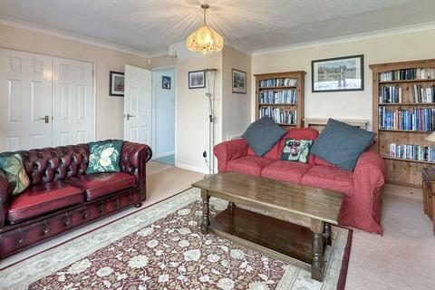 11 Bradfield Close, Warminster, BA12 9JT