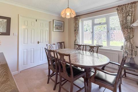 11 Bradfield Close, Warminster, BA12 9JT