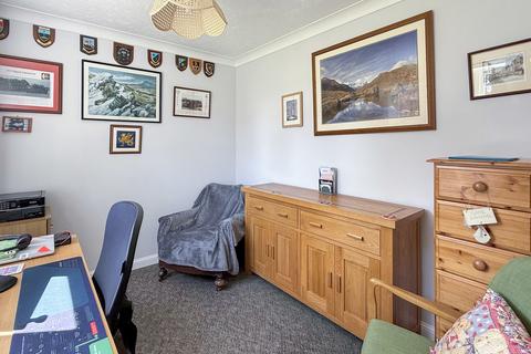 11 Bradfield Close, Warminster, BA12 9JT