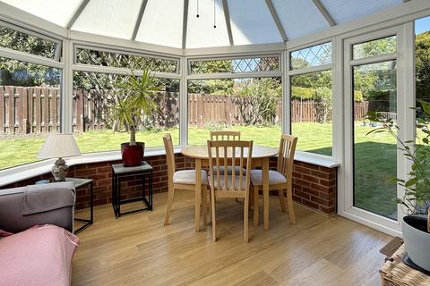 11 Bradfield Close, Warminster, BA12 9JT