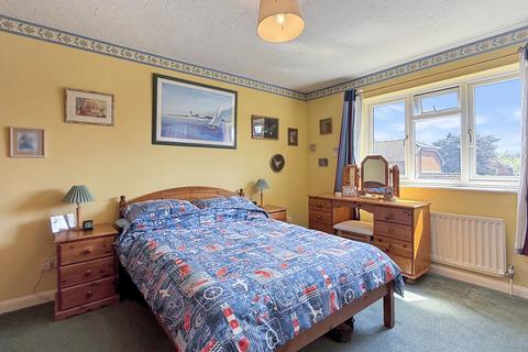 11 Bradfield Close, Warminster, BA12 9JT