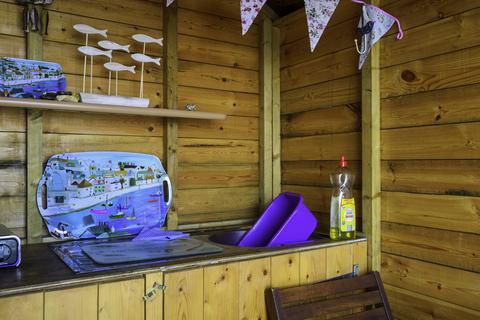 Chalet for sale, Beach Hut 845, Felixstowe IP11