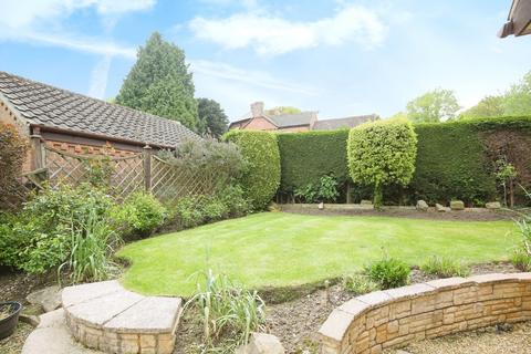 2 Outwoods Close, Atherstone, CV9 2NU