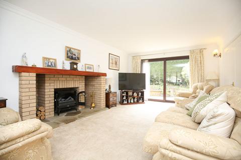 2 Outwoods Close, Atherstone, CV9 2NU