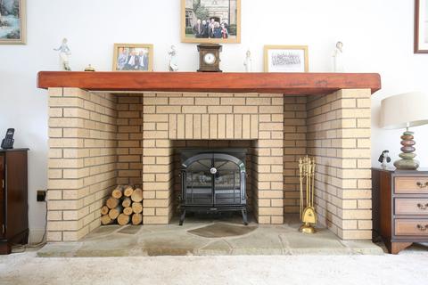 2 Outwoods Close, Atherstone, CV9 2NU