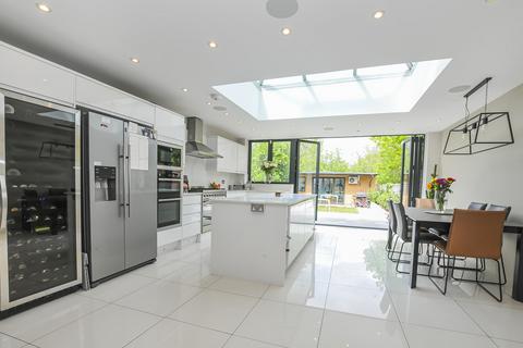 28 Coleridge Crescent, Colnbrook, Slough, SL3 0PY