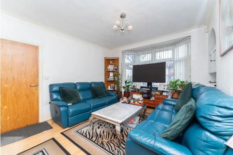 64 Keats Way, Greenford, UB6 9HF