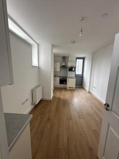 Studio to rent, Wigham House, Wakering Road, IG11