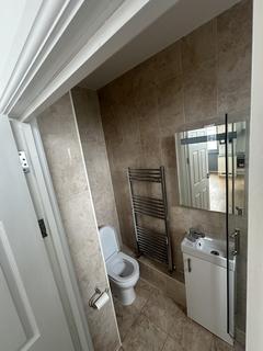 Studio to rent, Wigham House, Wakering Road, IG11