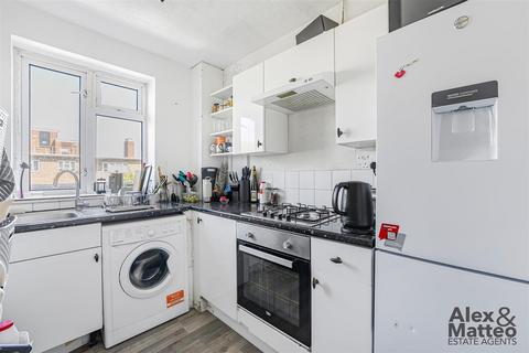 3 bedroom flat for sale, Jamaica Road, Bermondsey, SE16