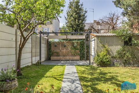 63 Brownlow Road, London, N11 2BJ