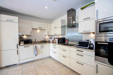 2 bedroom flat for sale, Betjeman Gardens, Chorleywood, WD3