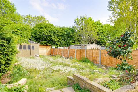 76 Medcalf Road, Enfield, EN3 6HL