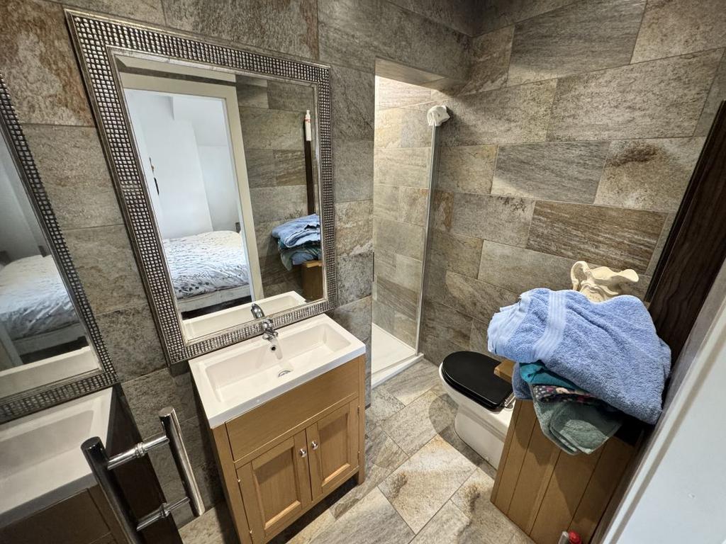 Bedroom 1 Ensuite