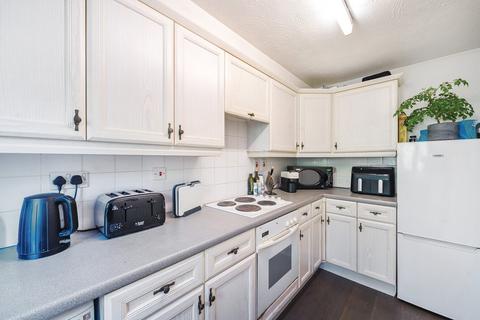 127 Selhurst Close, London, SW19 6AY