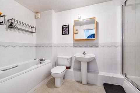 127 Selhurst Close, London, SW19 6AY