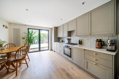 10a Gilbey Road, London, SW17 0QF