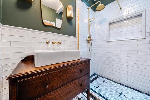 10a Gilbey Road, London, SW17 0QF