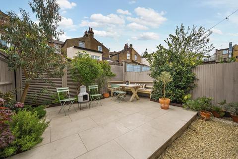10a Gilbey Road, London, SW17 0QF