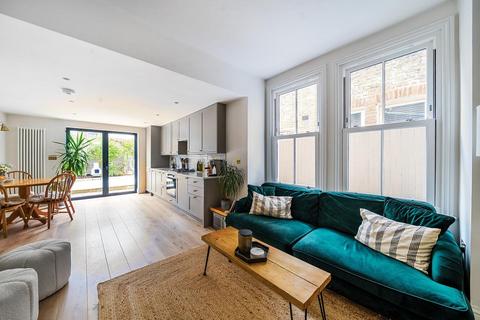 10a Gilbey Road, London, SW17 0QF