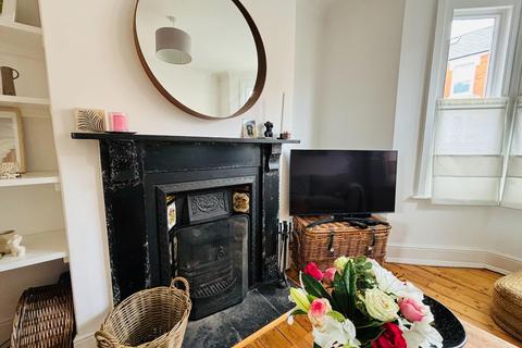 90 Ashburnham Road, Northampton, NN1 4RA