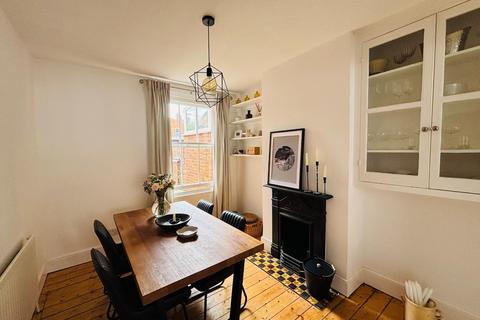90 Ashburnham Road, Northampton, NN1 4RA