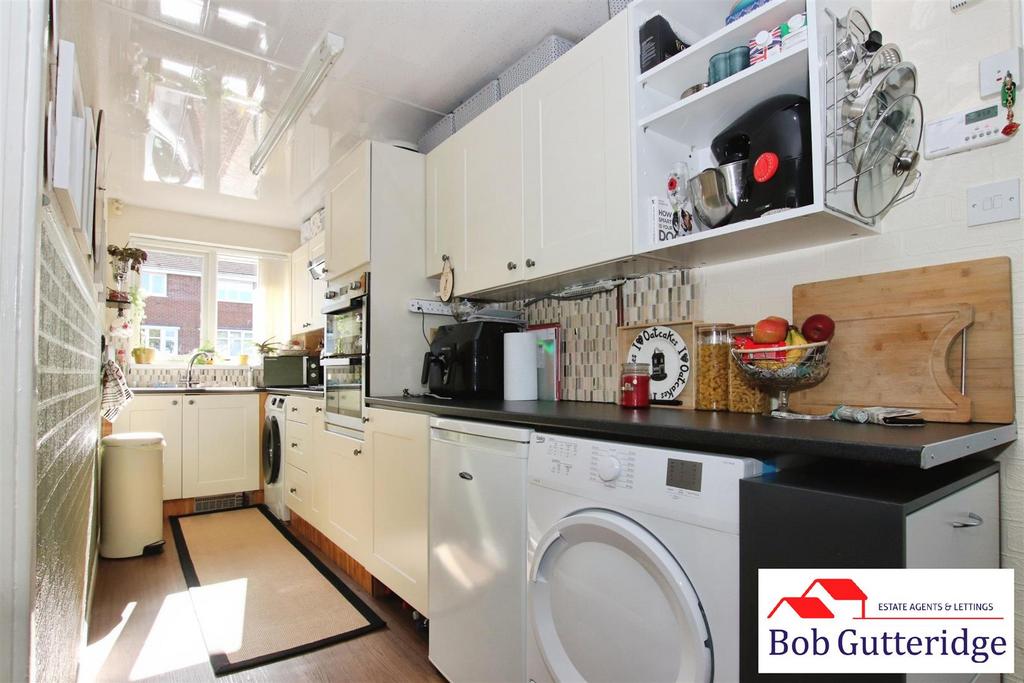 Fitted kitchen