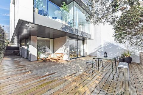 2 bedroom flat to rent, Latitude House, London NW1