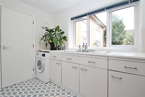 undefined, Highview, Knaphill GU21