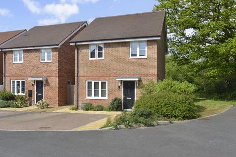 77 Bramley Vale, Cranleigh, GU6 7FY