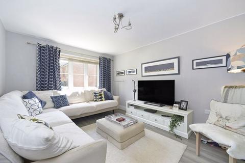 77 Bramley Vale, Cranleigh, GU6 7FY