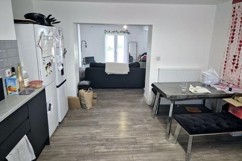 50 Ash Grove, Leeds, LS6 1AY