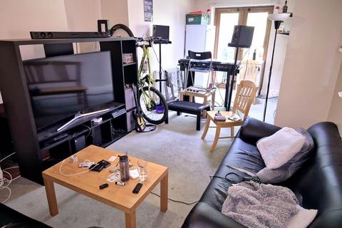 3 bedroom semi-detached house for sale, St. Annes Drive, Leeds