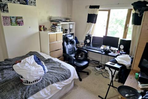 3 bedroom semi-detached house for sale, St. Annes Drive, Leeds