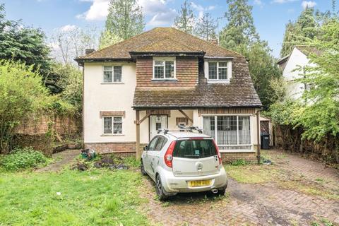 112 Welcomes Road, Kenley, CR8 5HG