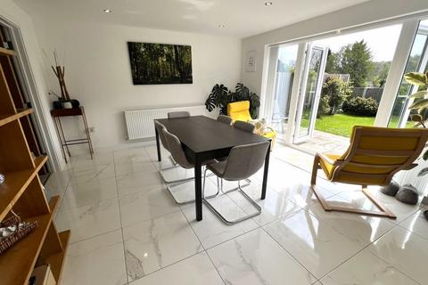 3, Manor View Lower Road, Temple Ewell, Dover, CT16 3PU