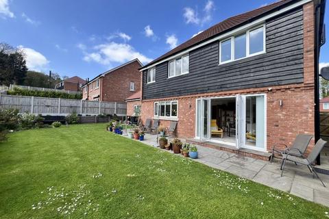 3, Manor View Lower Road, Temple Ewell, Dover, CT16 3PU