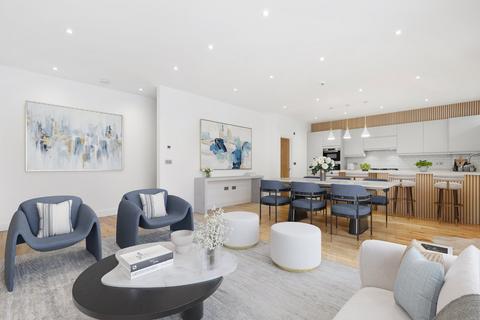 5 bedroom mews to rent, Old Manor Yard, Earls Court, London