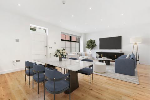 5 bedroom mews to rent, Old Manor Yard, Earls Court, London